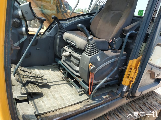 现代 R150LC-9 挖掘机