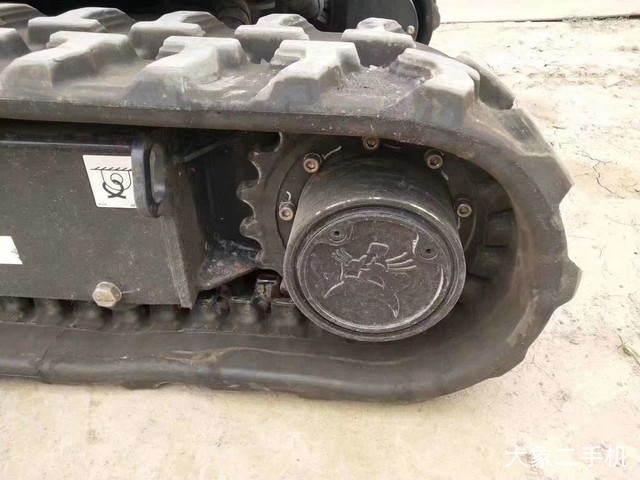 山猫 E20 挖掘机