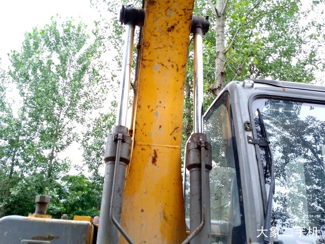 徐工 XE150D 挖掘机