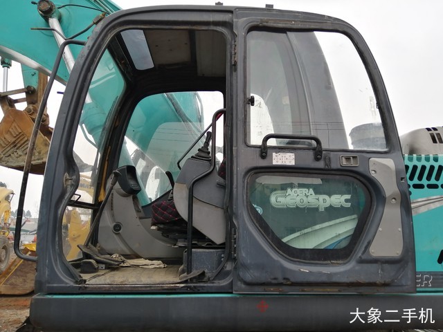 神钢 SK260LC-8 挖掘机