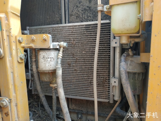 山东临工 E680F 挖掘机