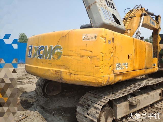 徐工 XE260C 挖掘机