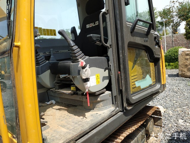 徐工 XE80A 挖掘机