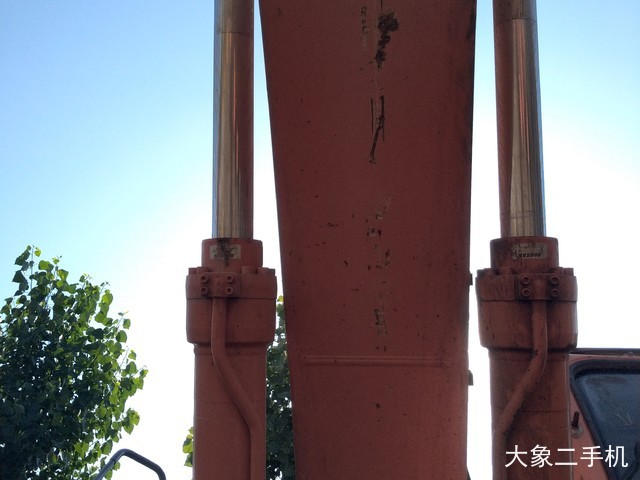 斗山 DX260LC 挖掘机