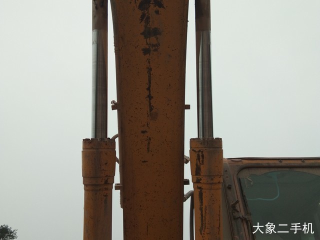 小松 PC240LC-8M0 挖掘机