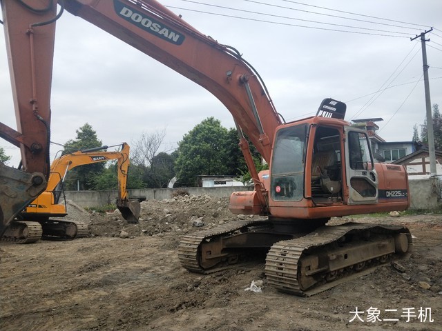 斗山 DH220LC-7 挖掘机