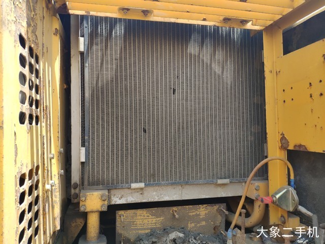 柳工 CLG225 挖掘机