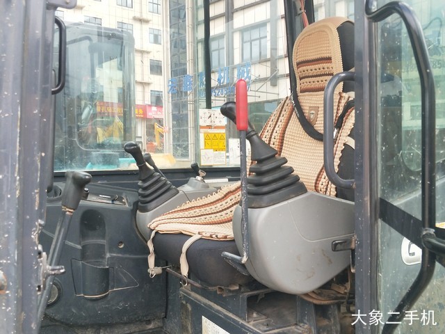 神钢 SK60-C 挖掘机