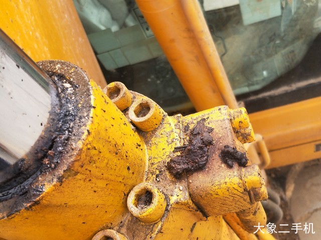 龙工 LG6235 挖掘机