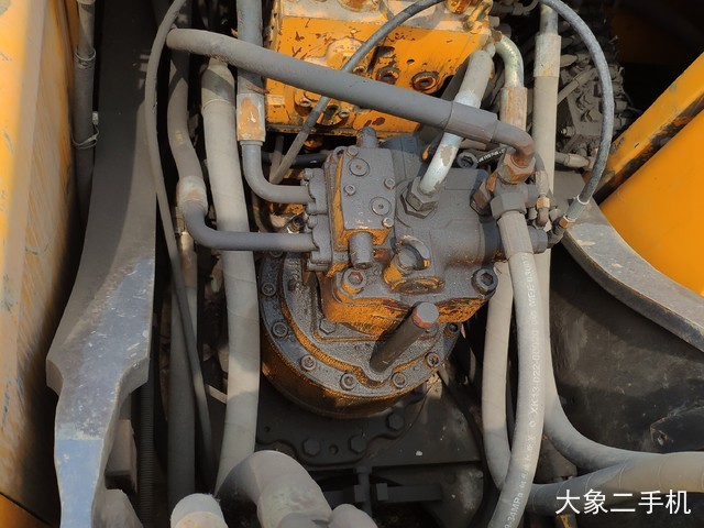 三一重工 SY215C-8 挖掘机