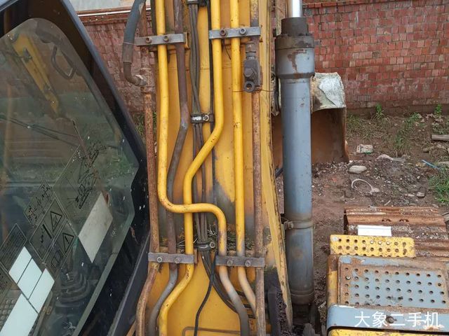 徐工 XE150D 挖掘机