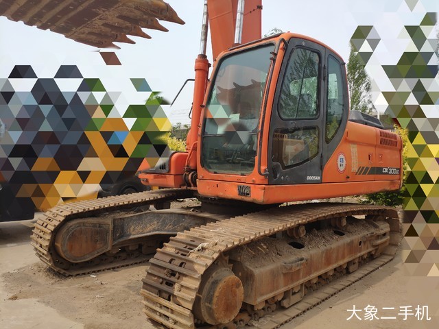 斗山 DX300LC 挖掘机
