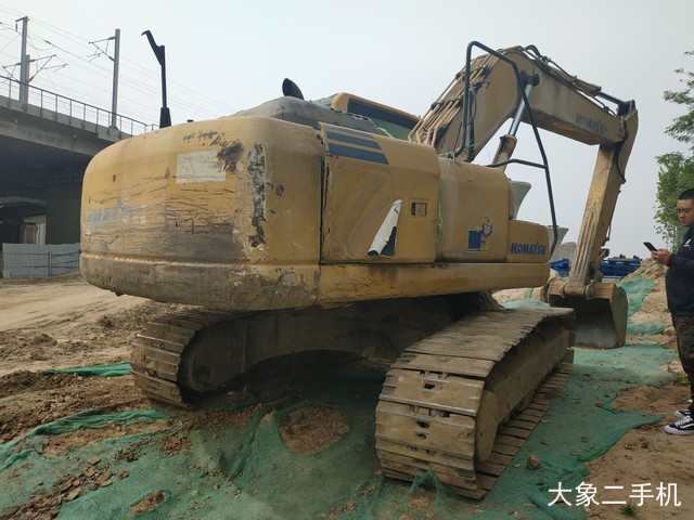 小松 PC220-7 挖掘机