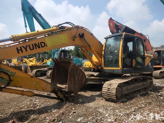 现代 R225LC-9 挖掘机