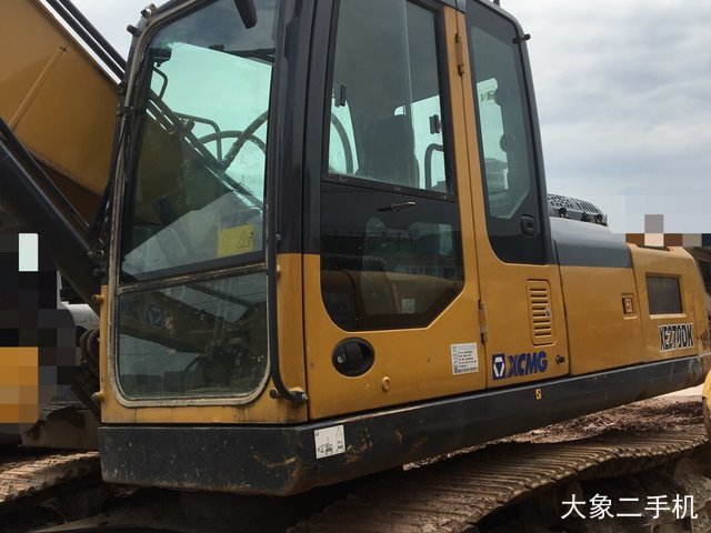 徐工 XE270DK 挖掘机