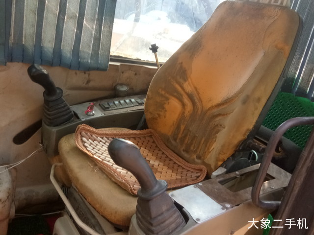 龙工 LG6215 挖掘机