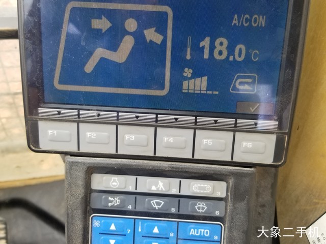 小松 PC210LC-8 挖掘机