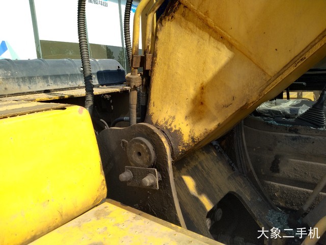 小松 PC240LC-8 挖掘机