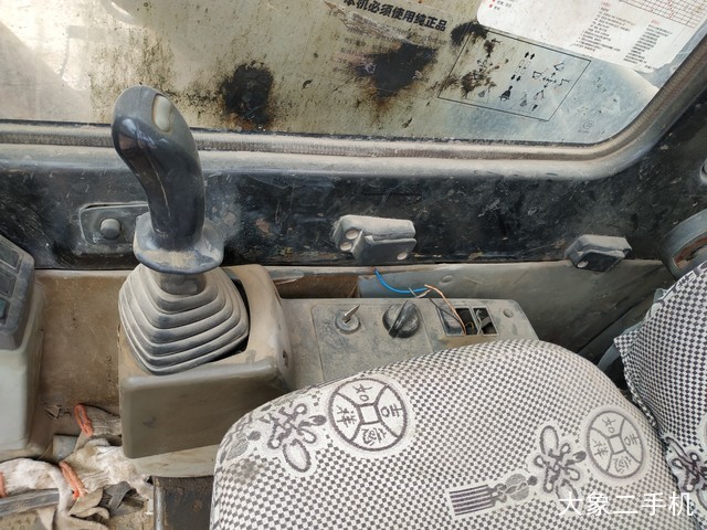 现代 R215-7C 挖掘机