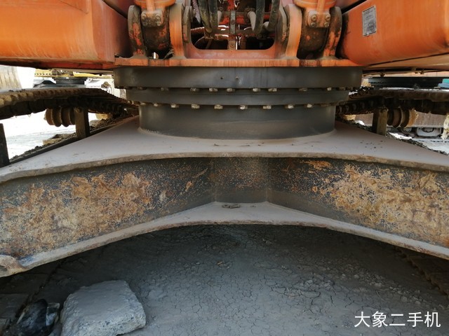 斗山 DX260LC 挖掘机