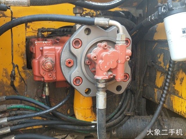 龙工 LG6225 挖掘机