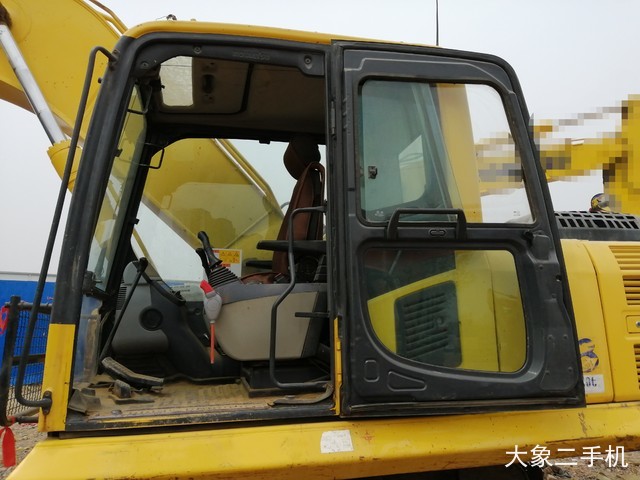 小松 PC220-8 挖掘机