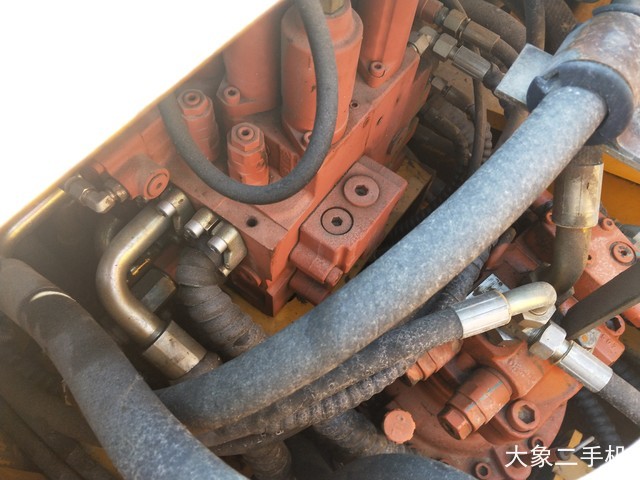 雷沃重工 FR220 挖掘机