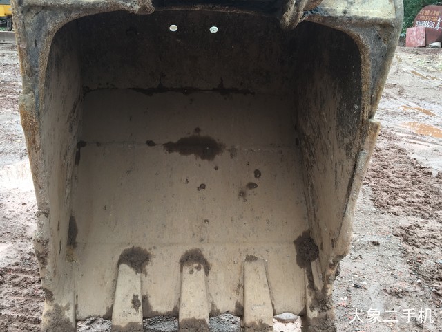 小松 PC240LC-8 挖掘机