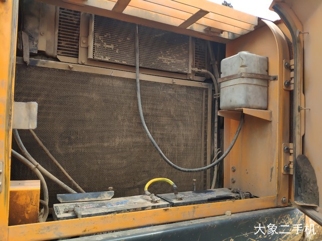 现代 R265LC-7 挖掘机