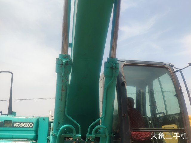 神钢 SK260LC-8 挖掘机
