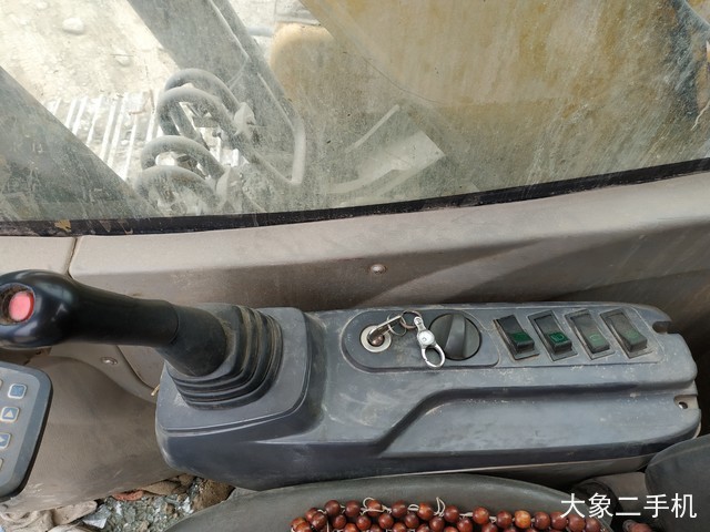 徐工 XE215CA 挖掘机