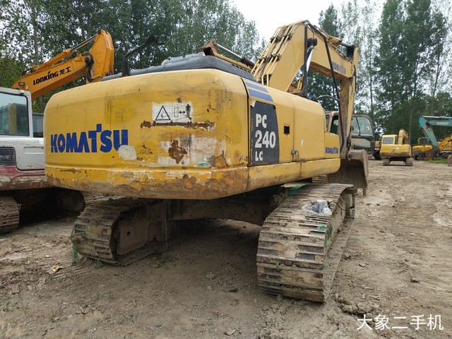 小松 PC200-8 挖掘机