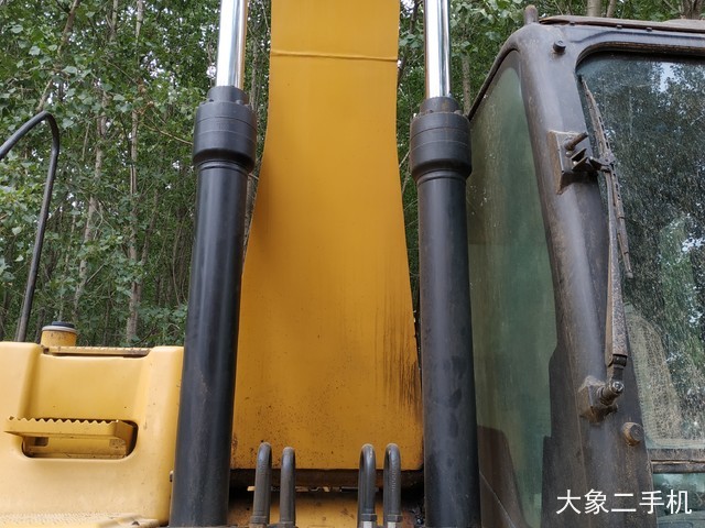 卡特彼勒 323DL 挖掘机