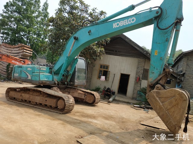 神钢 SK260LC-8 挖掘机