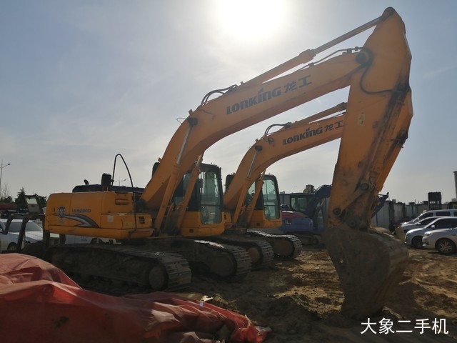 龙工 LG6220D 挖掘机