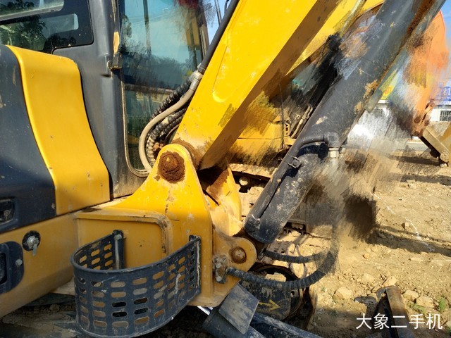 徐工 XE60D 挖掘机