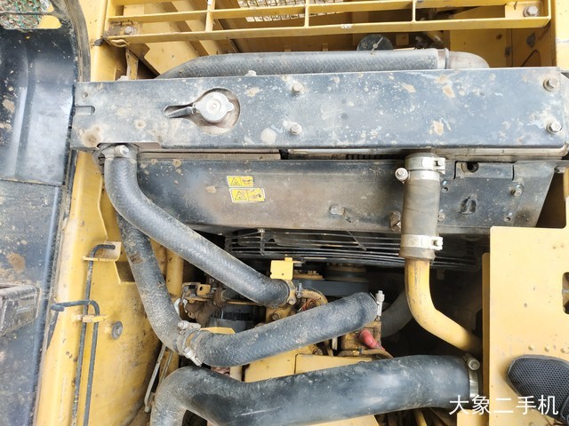 卡特彼勒 323DL 挖掘机