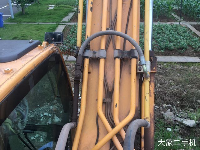 现代 R225LC-9T 挖掘机