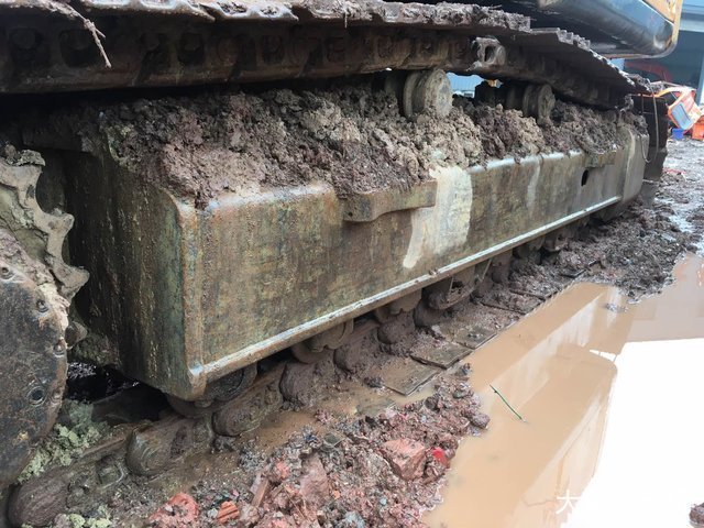 现代 R305LC-7 挖掘机