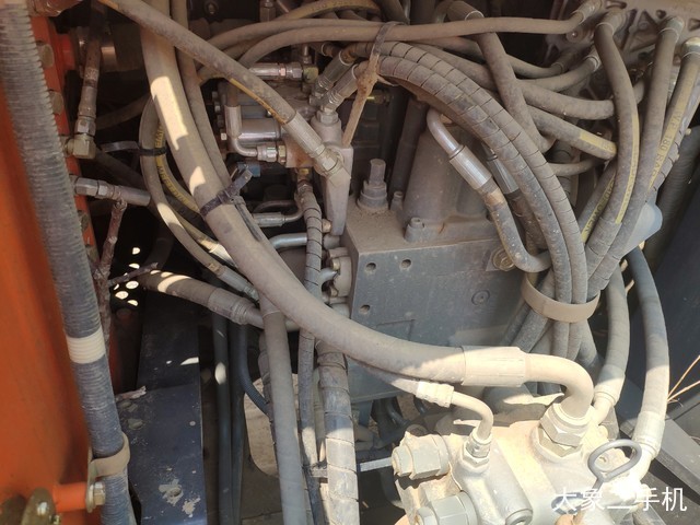 日立 ZX130-5A 挖掘机