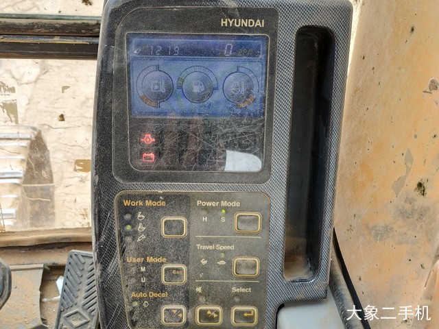 现代 R225LC-7 挖掘机