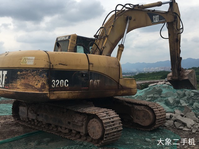 卡特彼勒 320C 挖掘机
