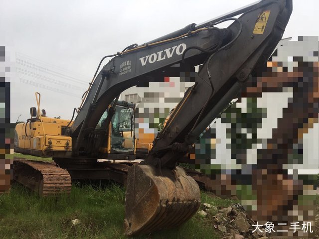 沃尔沃 EC210B 挖掘机