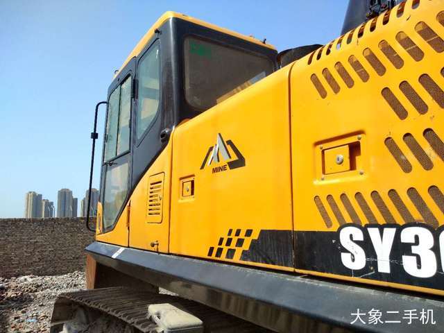 三一重工 SY235C-8 挖掘机