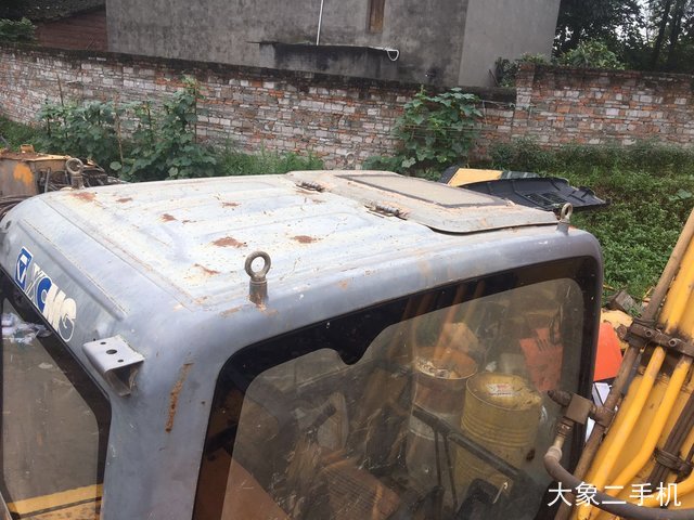 徐工 XE150D 挖掘机