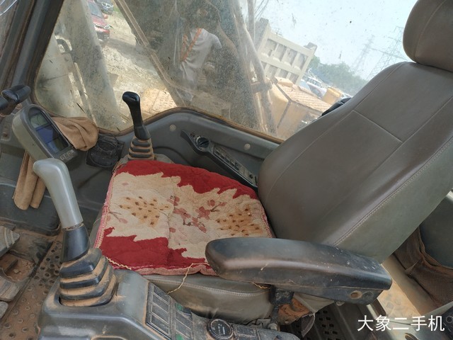 沃尔沃 EC210BLC 挖掘机