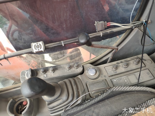 日立 ZX130W 挖掘机