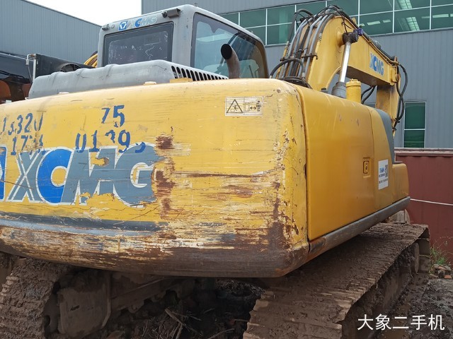 徐工 XE135B 挖掘机