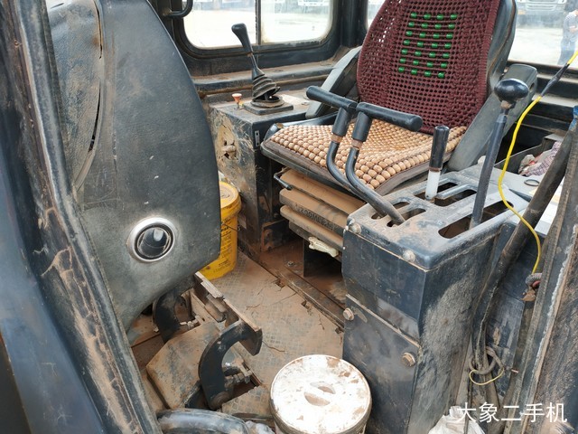 山推 SD16标准型 推土机