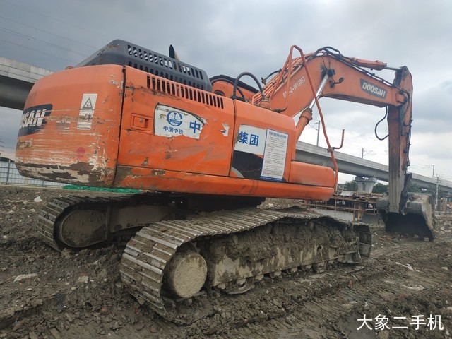 斗山 DH225LC-9 挖掘机